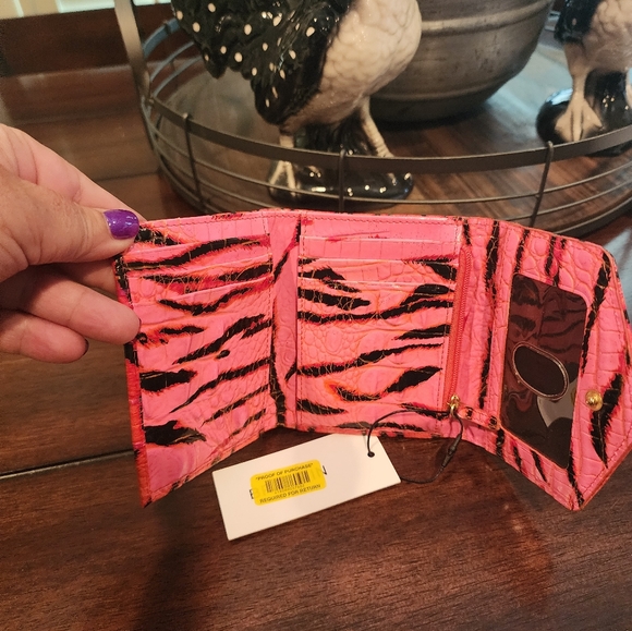 BRAHMIN Pink Feline Veronica wallet - Picture 2 of 5